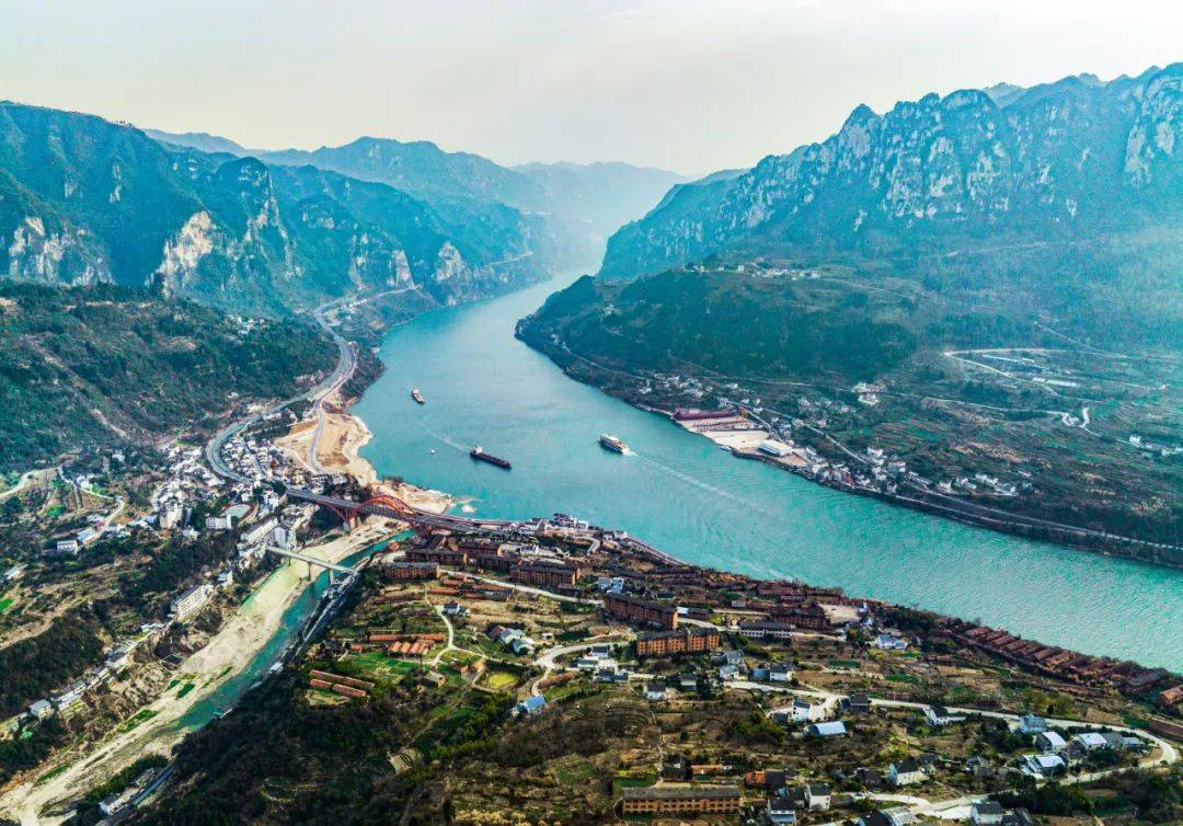 暖阳下的湖北小城友情篇章